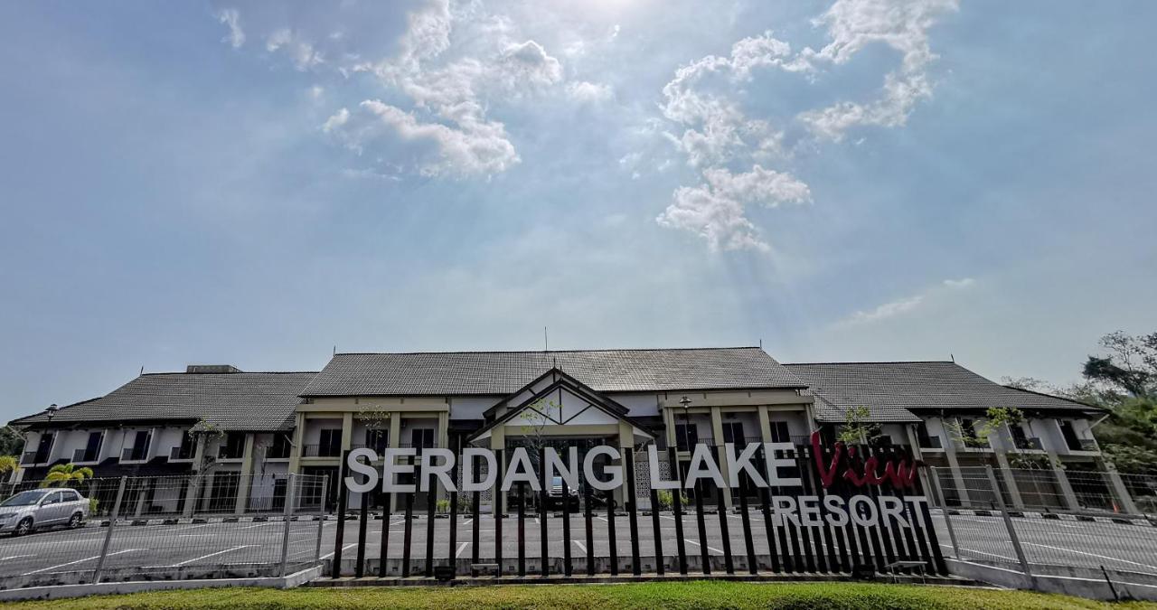 Serdang Lake View Resort Sungai Kechil Экстерьер фото
