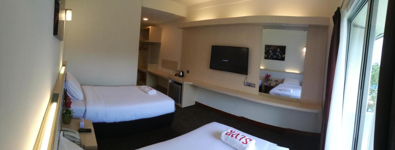 Serdang Lake View Resort Sungai Kechil Экстерьер фото