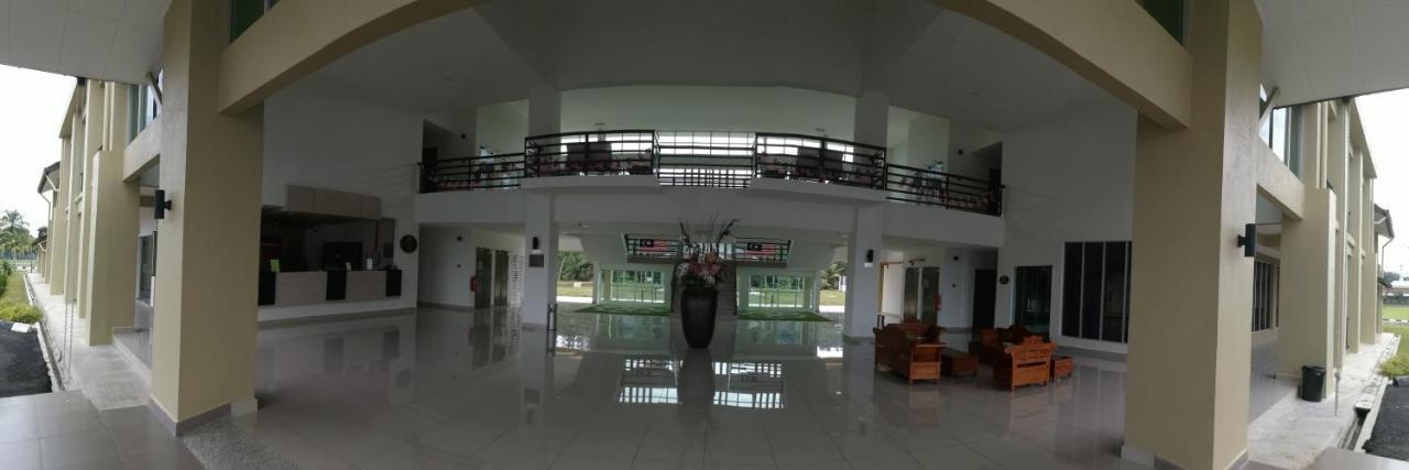 Serdang Lake View Resort Sungai Kechil Экстерьер фото